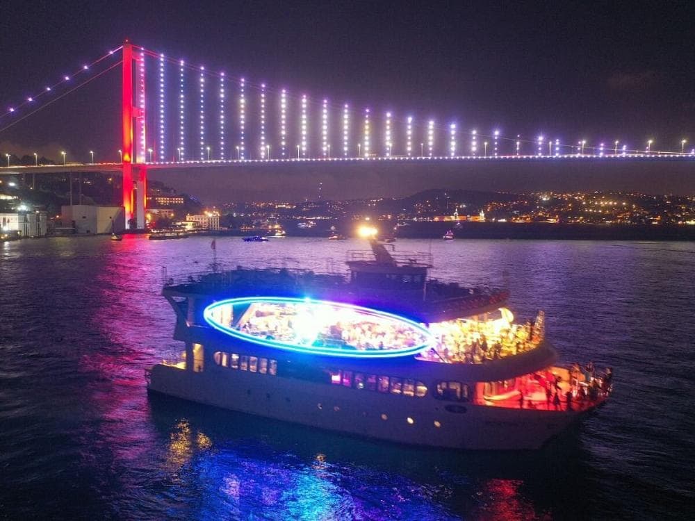 Pearl Bosphorus  Cruise third image