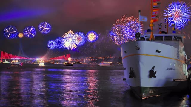 Arabic Bosphorus Night Cruise forth image